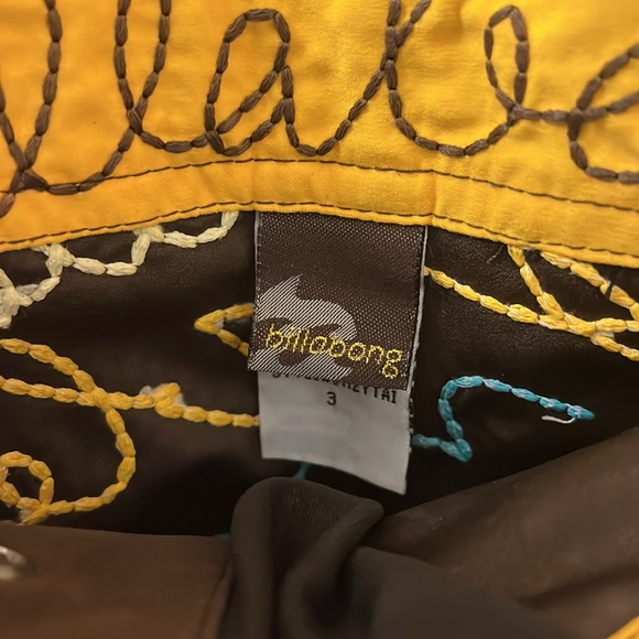 Billabong women’s boardshorts - Picture 3 of 3